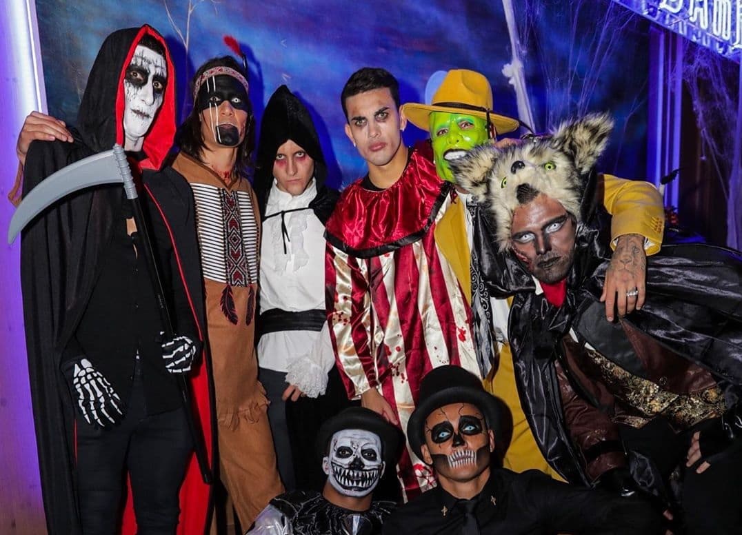 Jogadores do PSG em festa de Halloween