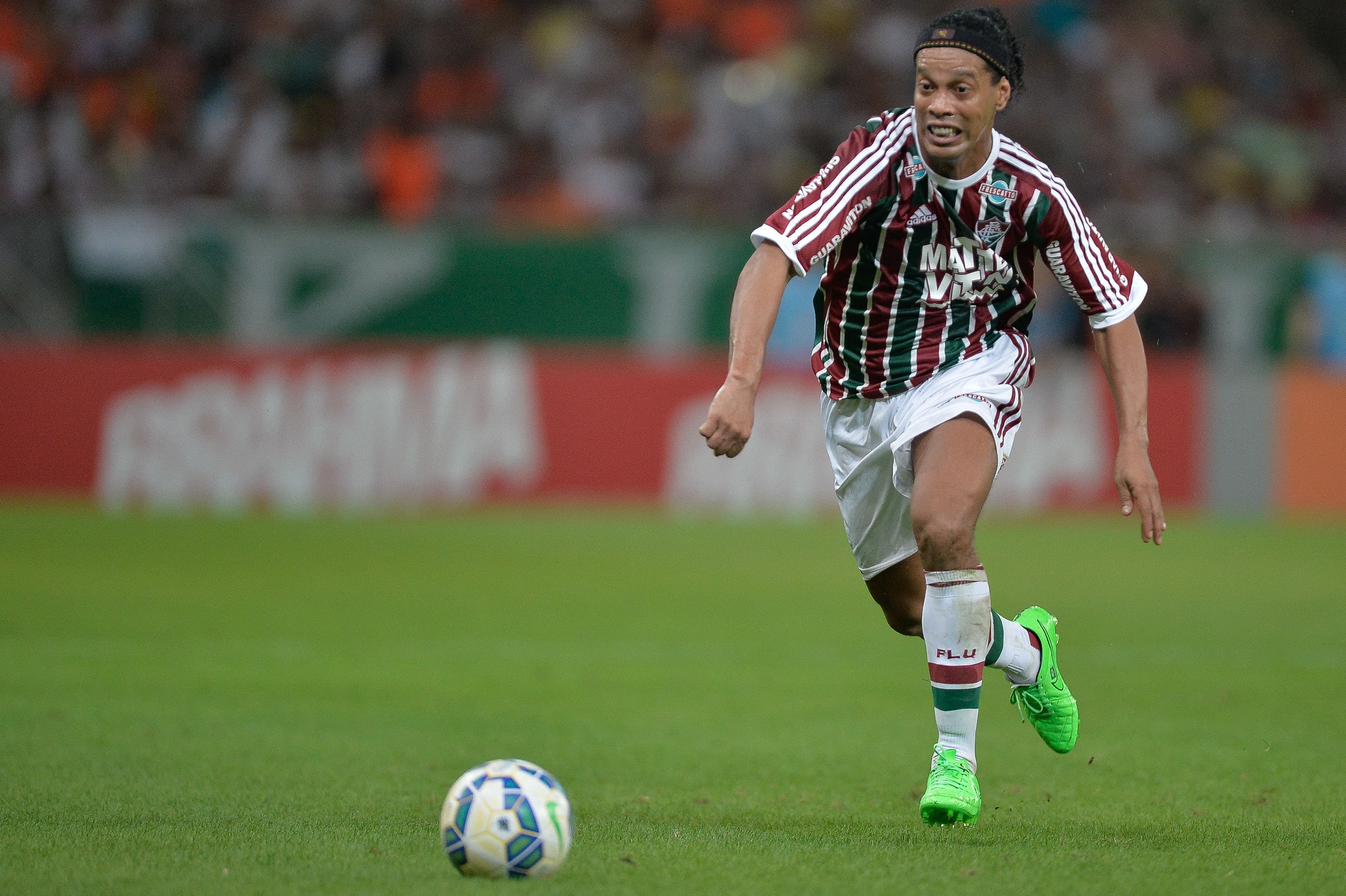Ronaldinho Gaúcho em jogo de estreia pelo Fluminense