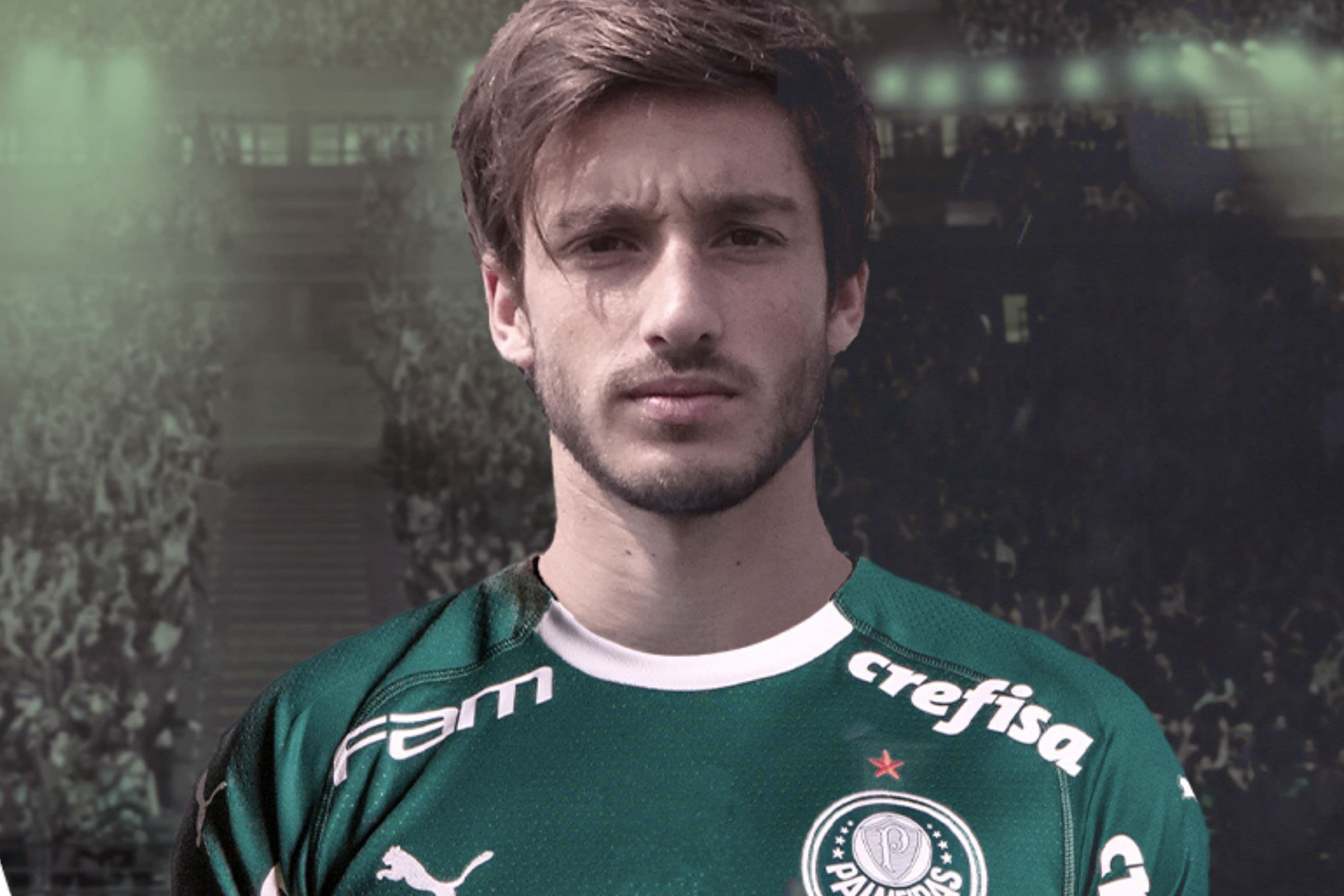 Palmeiras anunciou a chegada do lateral-esquerdo Matías Viña em suas redes sociais