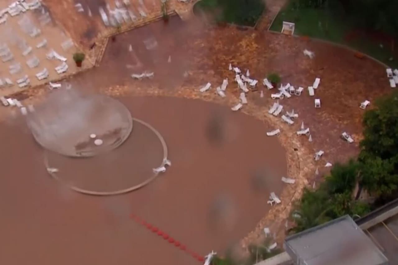 Forte chuva que caiu na madrugada desta segunda-feira 10 em São Paulo castigou a sede do São Paulo Futebol Clube