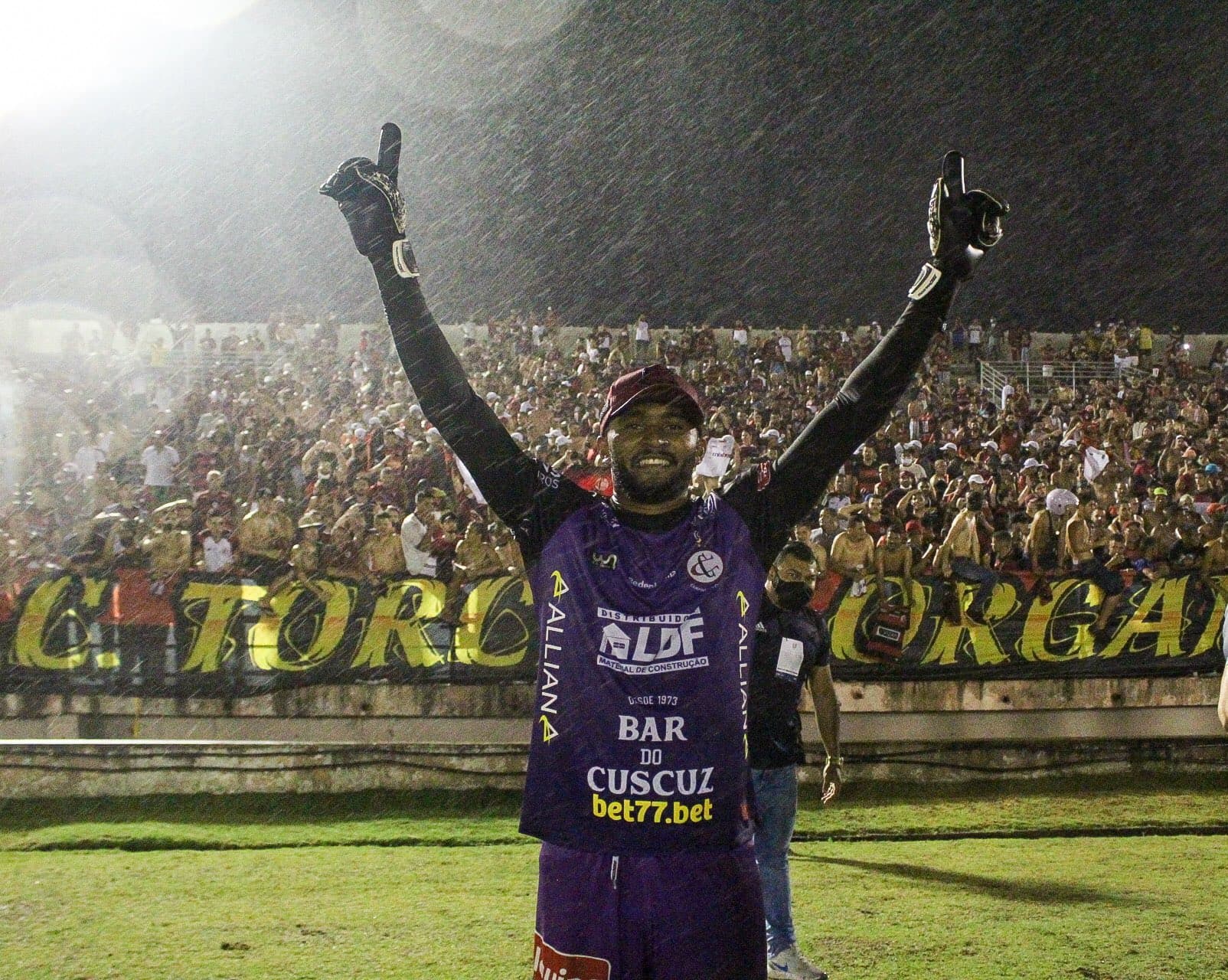 O goleiro Mauro Iguatu, do Campinense