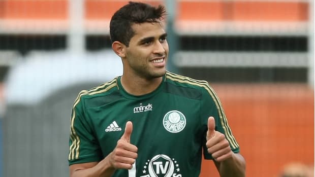 Alan Kardec comemora seu gol contra a equipe da Ponte Preta