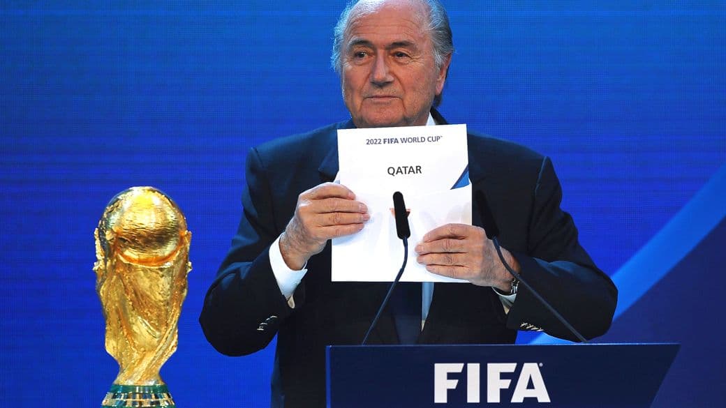 Joseph Blatter anuncia o Catar como país-sede da Copa de 2022