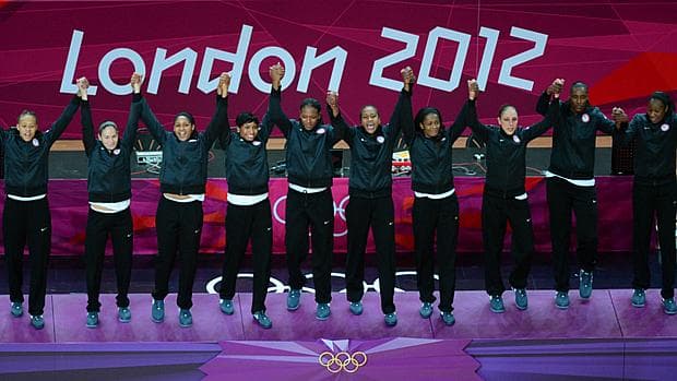 Americanas comemoram ouro no basquete feminino