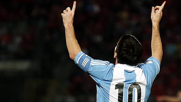 Messi comemora o primeiro gol da Argentina na vitória contra o Chile