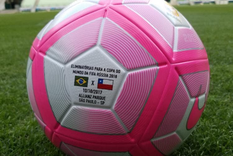 Bola do jogo de Brasil x Chile será rosa