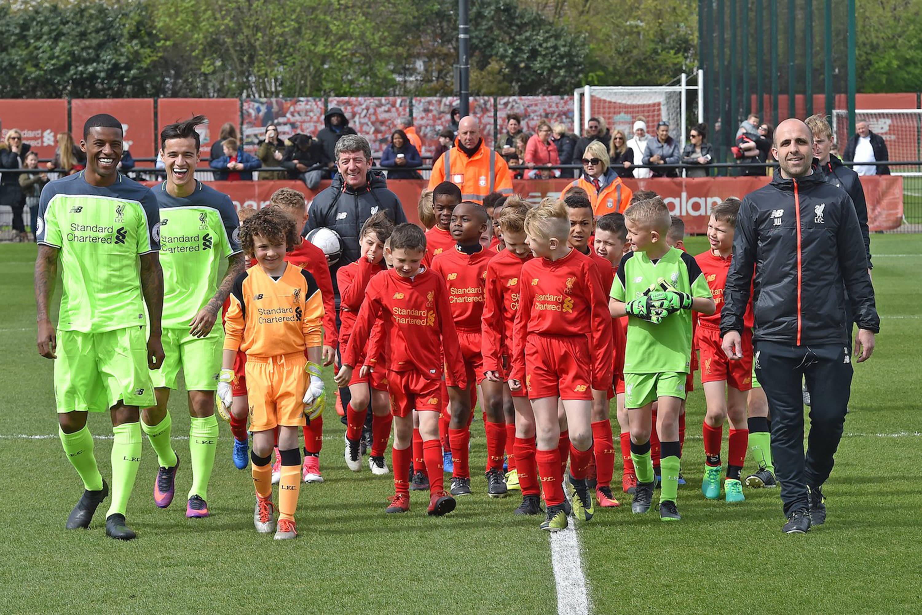 Philippe Coutinho joga com sub-9 do Liverpool