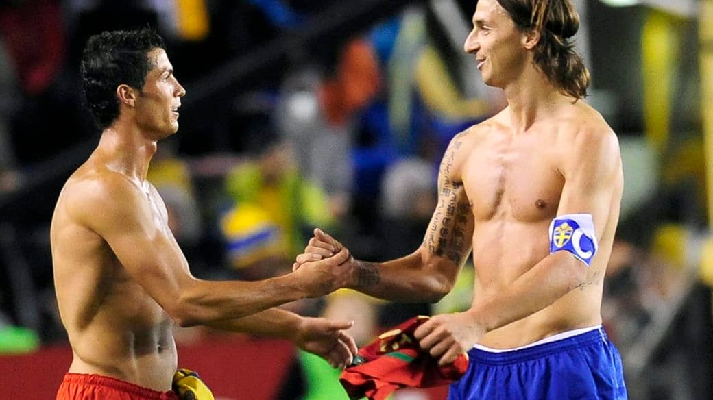 Cristiano Ronaldo e Ibrahimovic em duelo pelas Eliminatórias da Copa de 2010