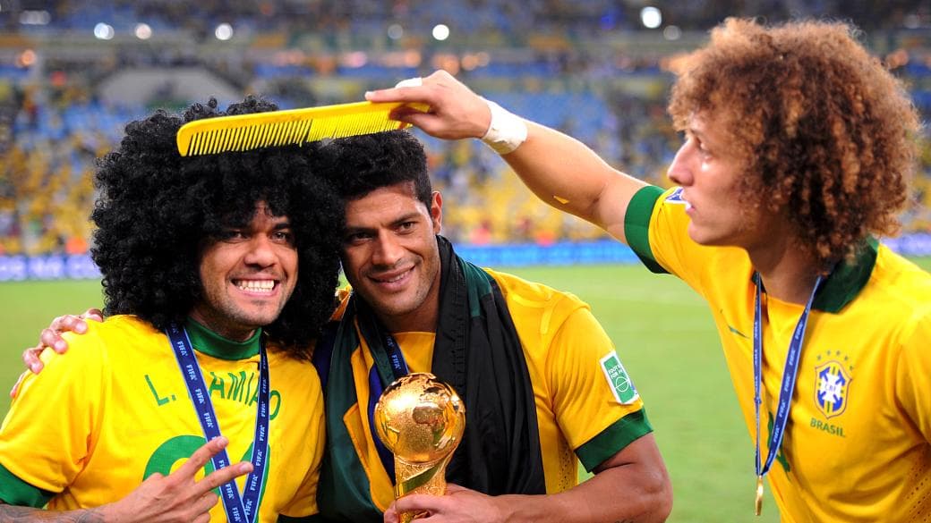 Daniel Alves, Hulk e David Luiz tiveram breves passagens por clubes baianos antes de se consagrarem na Europa
