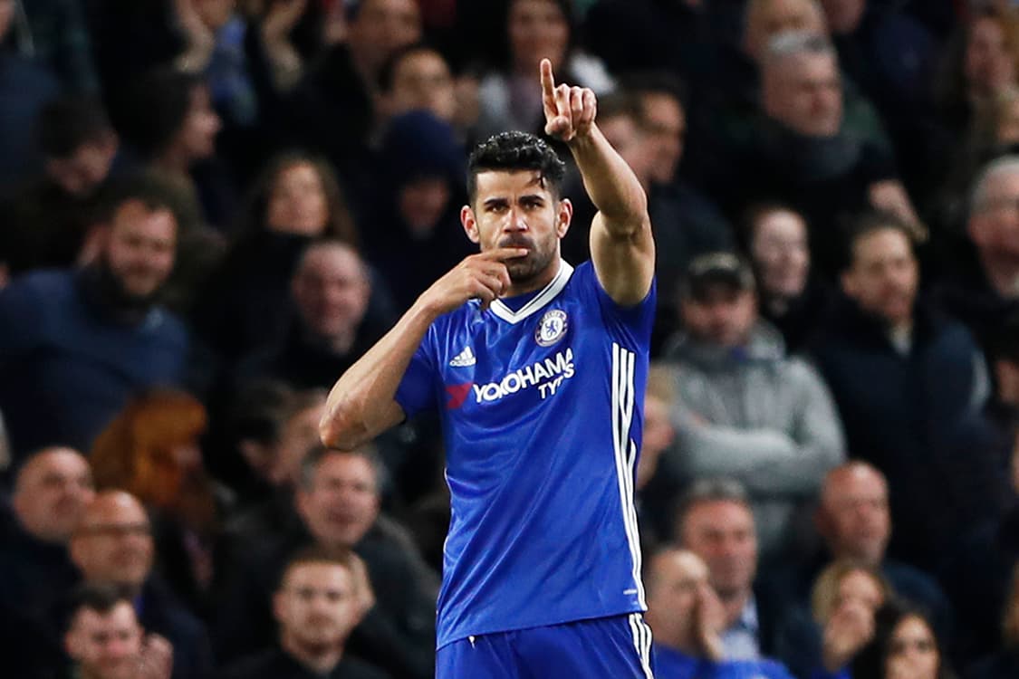 Diego Costa, do Chelsea, comemora gol contra o Southampton pelo Campeonato Inglês, em Londres