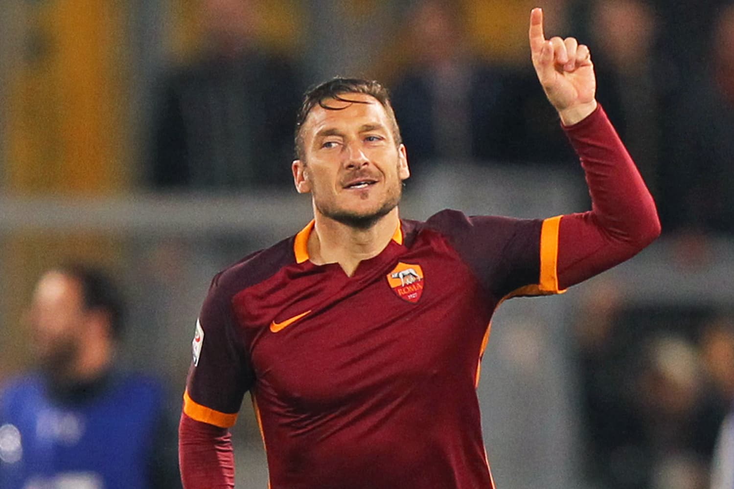 O jogador da Roma, Francesco Totti, comemora gol durante partida contra o Torino, válida pelo Campeonato Italiano - 20/04/2016