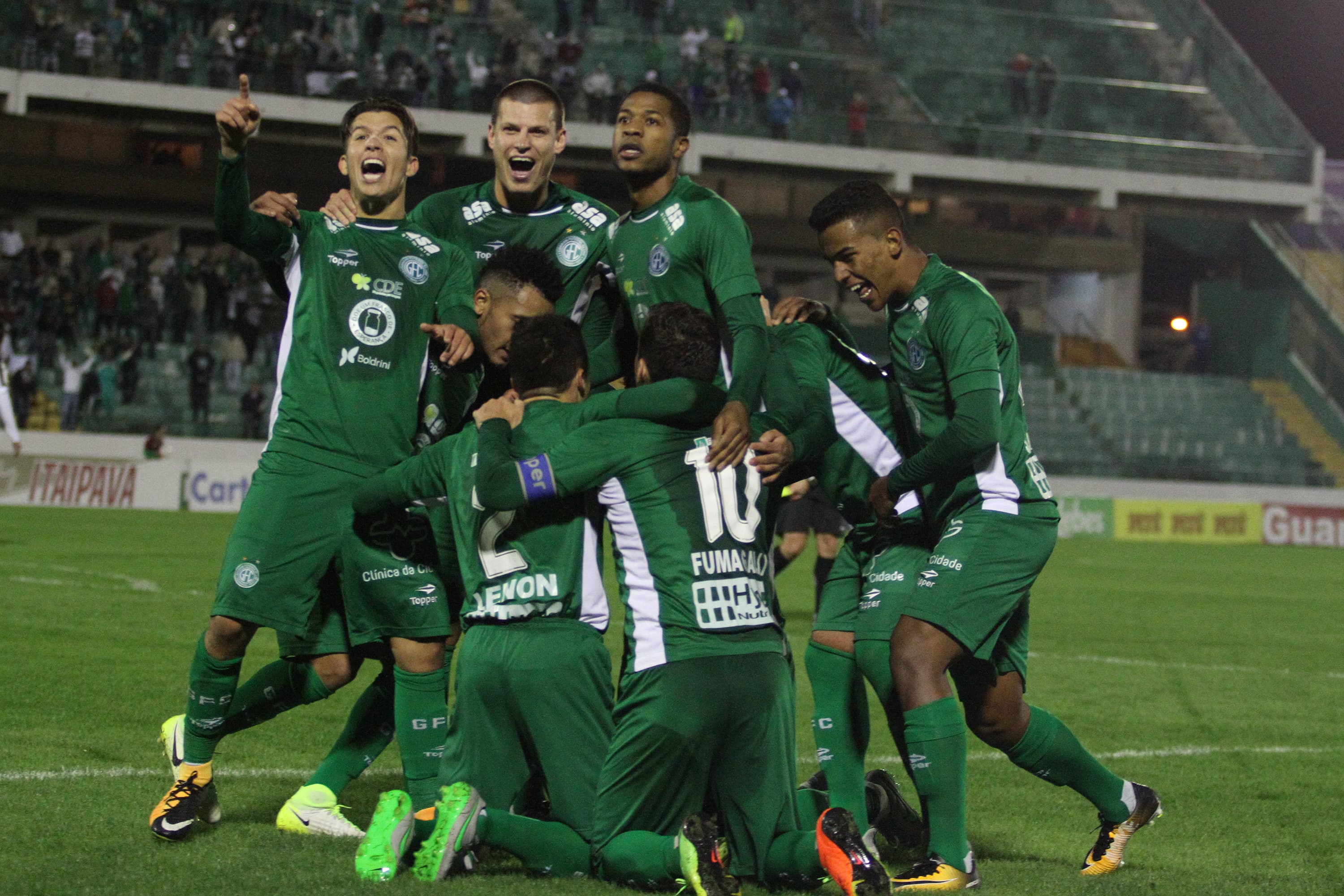 Guarani comemora gol