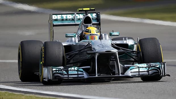 Inglês Lewis Hamilton fez o melhor tempo no treino de classificação em Xangai