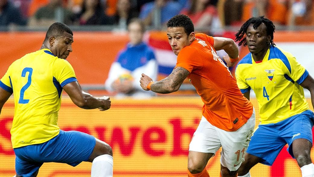 Amistoso foi disputado na Amsterdam Arena e teve poucas chances de gol