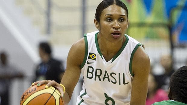 A jogadora Iziane Marques durante o Pan de Guadalaraja, em 2011
