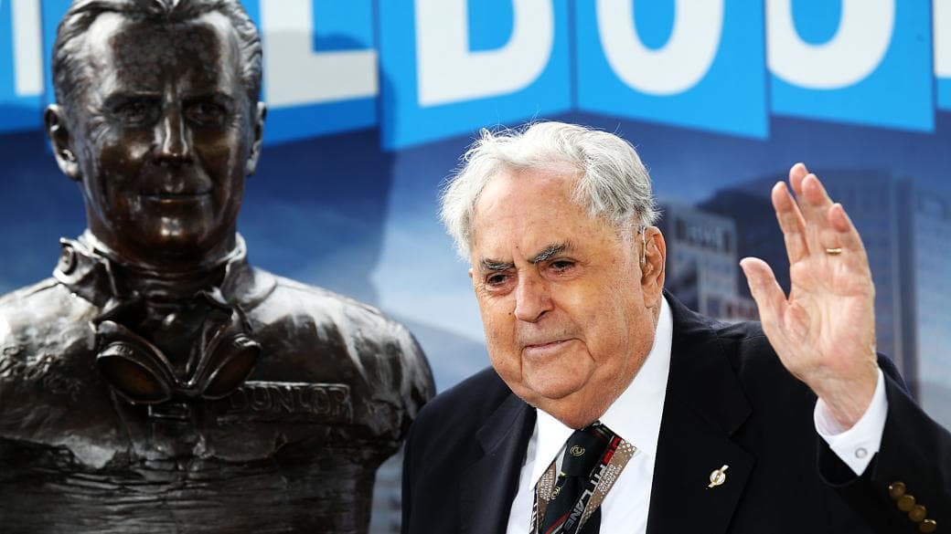 No ano passado, Jack Brabham recebeu um busto em sua homenagem durante o GP de Melbourne, na Austrália