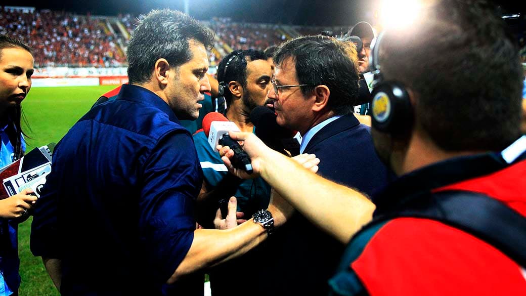 Técnico Argel Fucks (Portuguesa) e o delegado da partida Laudir Zermiani