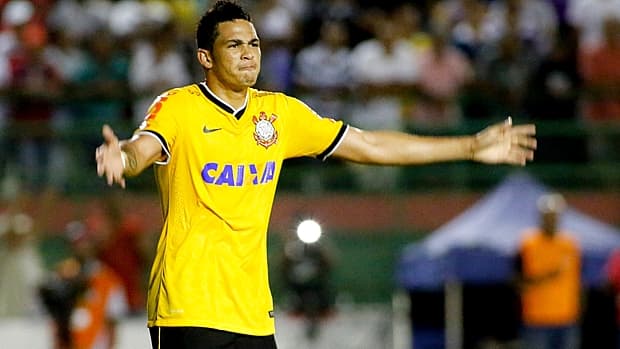 Os dois gols de Luciano classificaram o Corinthians na Copa do Brasil