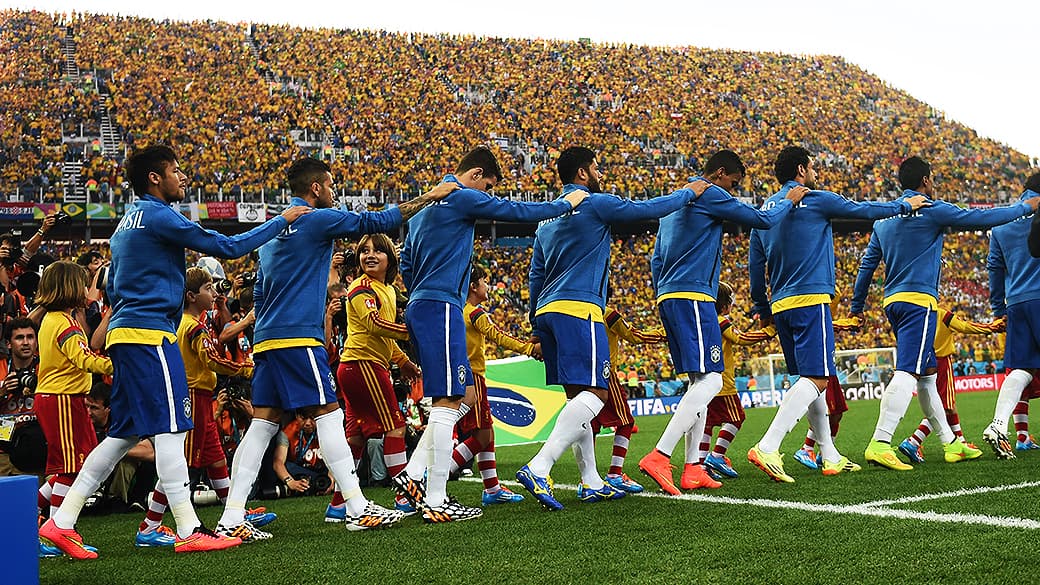A seleção de Felipão foi disciplinada na estreia: só cinco faltas