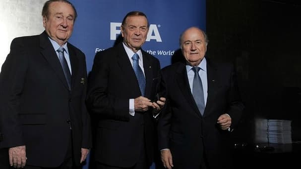 Nicolás Leoz em encontro com Jos[é Maria Marin (centro) e Joseph Blatter (à dir.|): fora do comitê executivo da Fifa