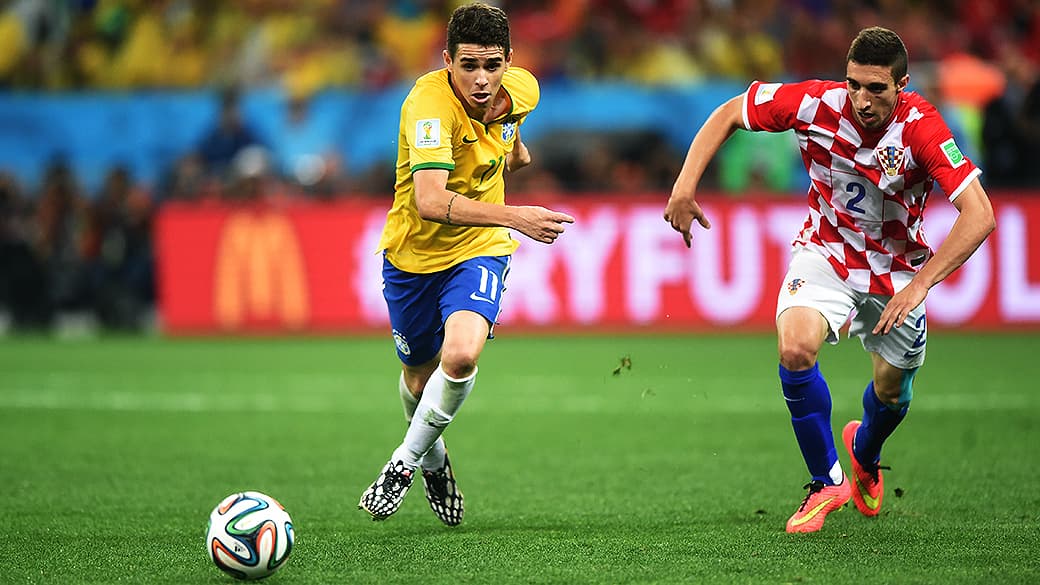 Oscar elogiou o poder de superação da seleção brasileira contra a Croácia, mas espera mais contra o México