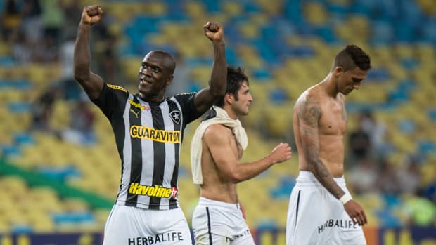 Seedorf comemora gol em clássico diante do Vasco - Foto Arena