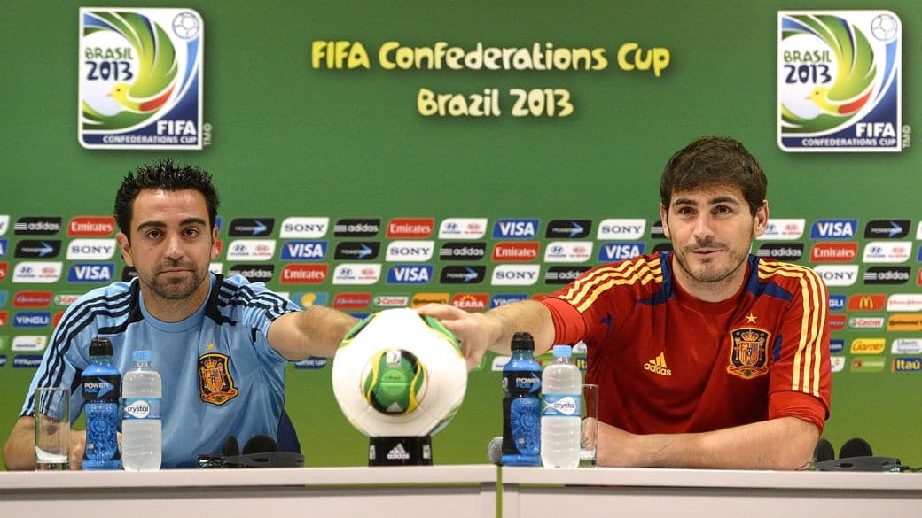 Xavi e Casillas na Arena Pernambuco: 'A Espanha está contente'