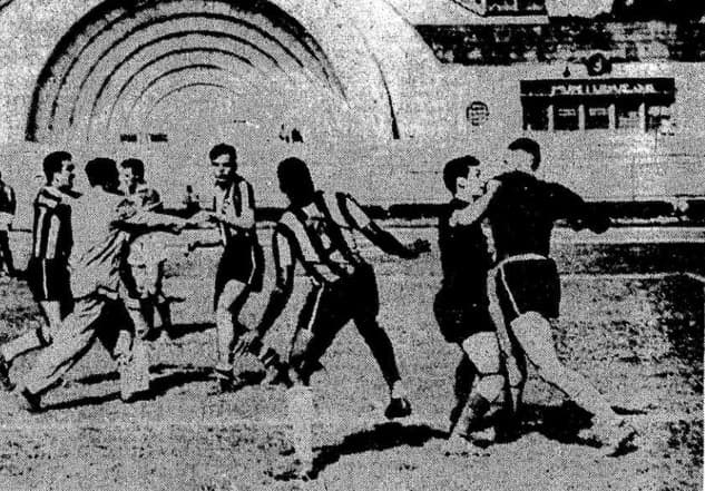 Cenas da briga entre atletas de Botafogo e Portuguesa em 1954, no Pacaembu