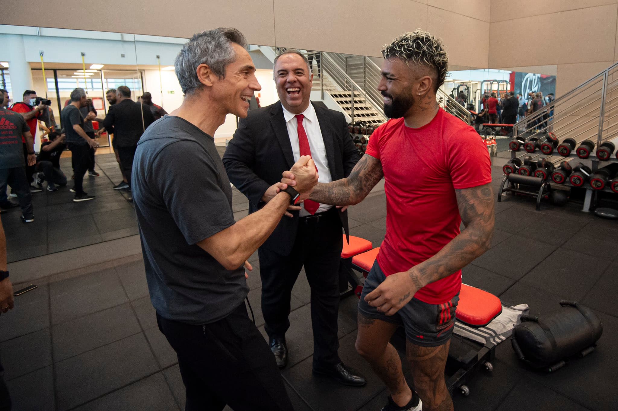 Paulo Sousa conhece Gabigol no CT do Flamengo