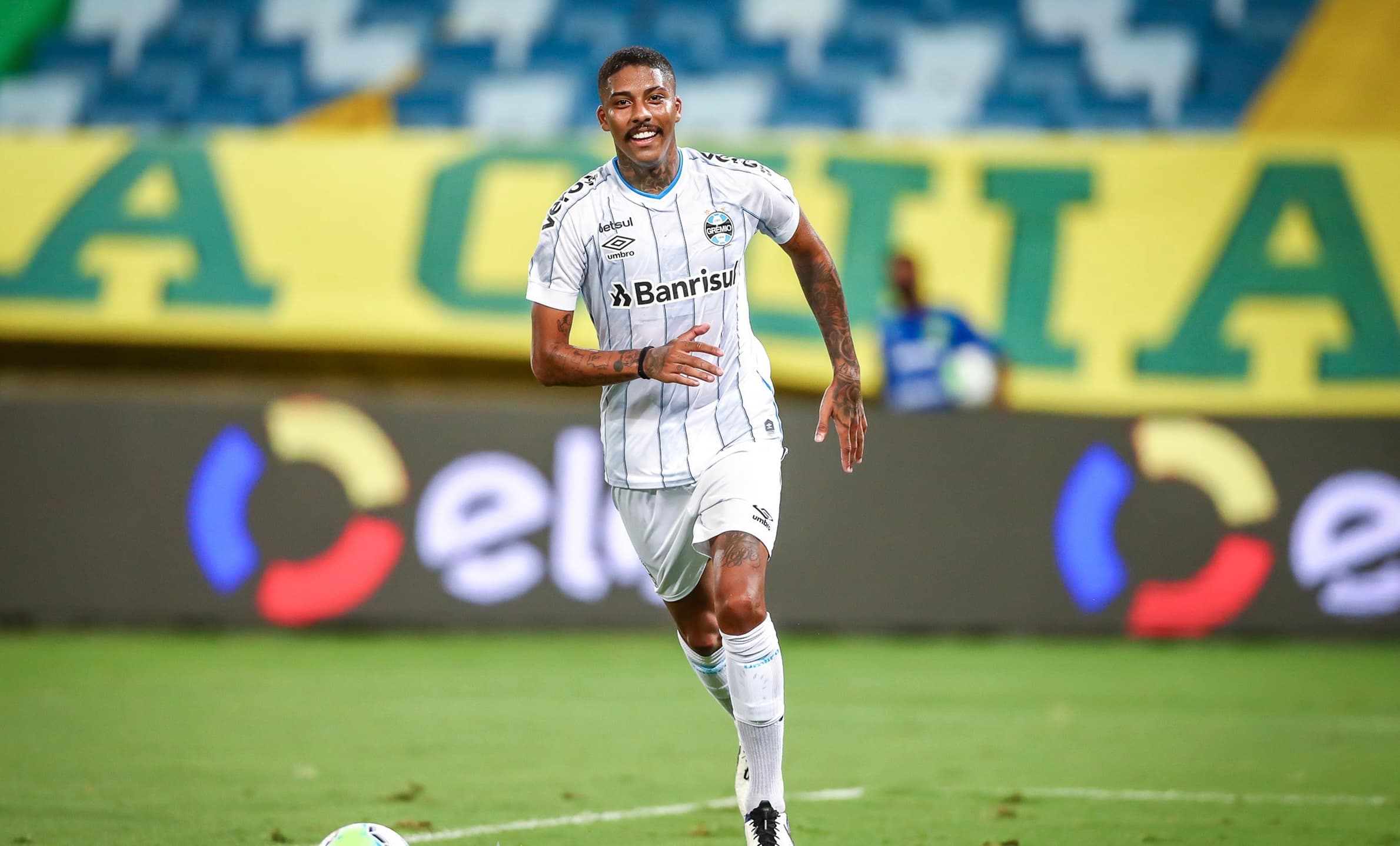 Jean Pyerre pertence ao Grêmio e tratará câncer no Brasil -