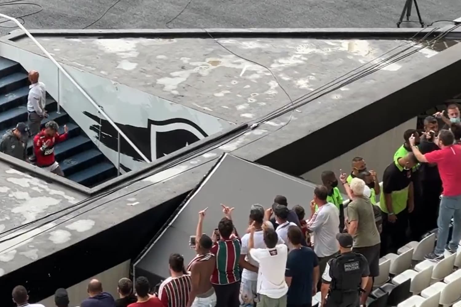 Gabigol foi alvo de ofensas e possível injúria racial -