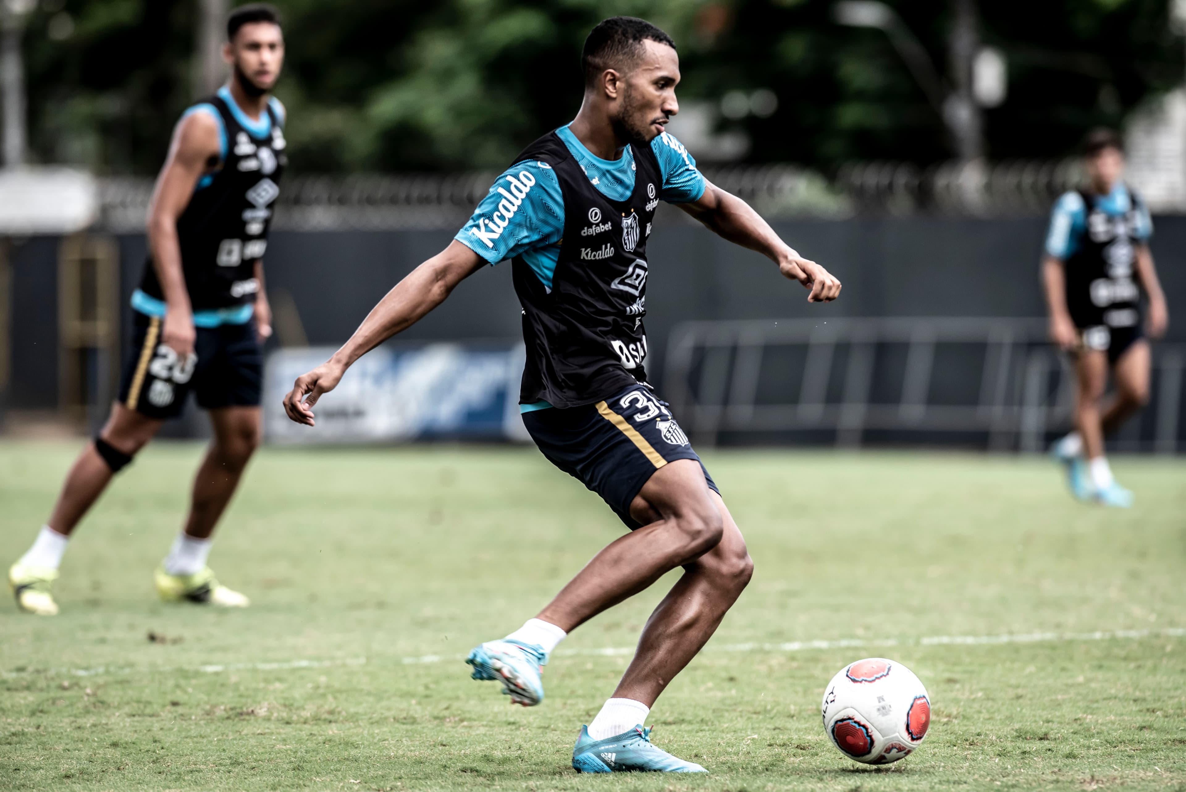 Lucas Braga, do Santos, é uma das apostas para a partida contra o Mirassol -