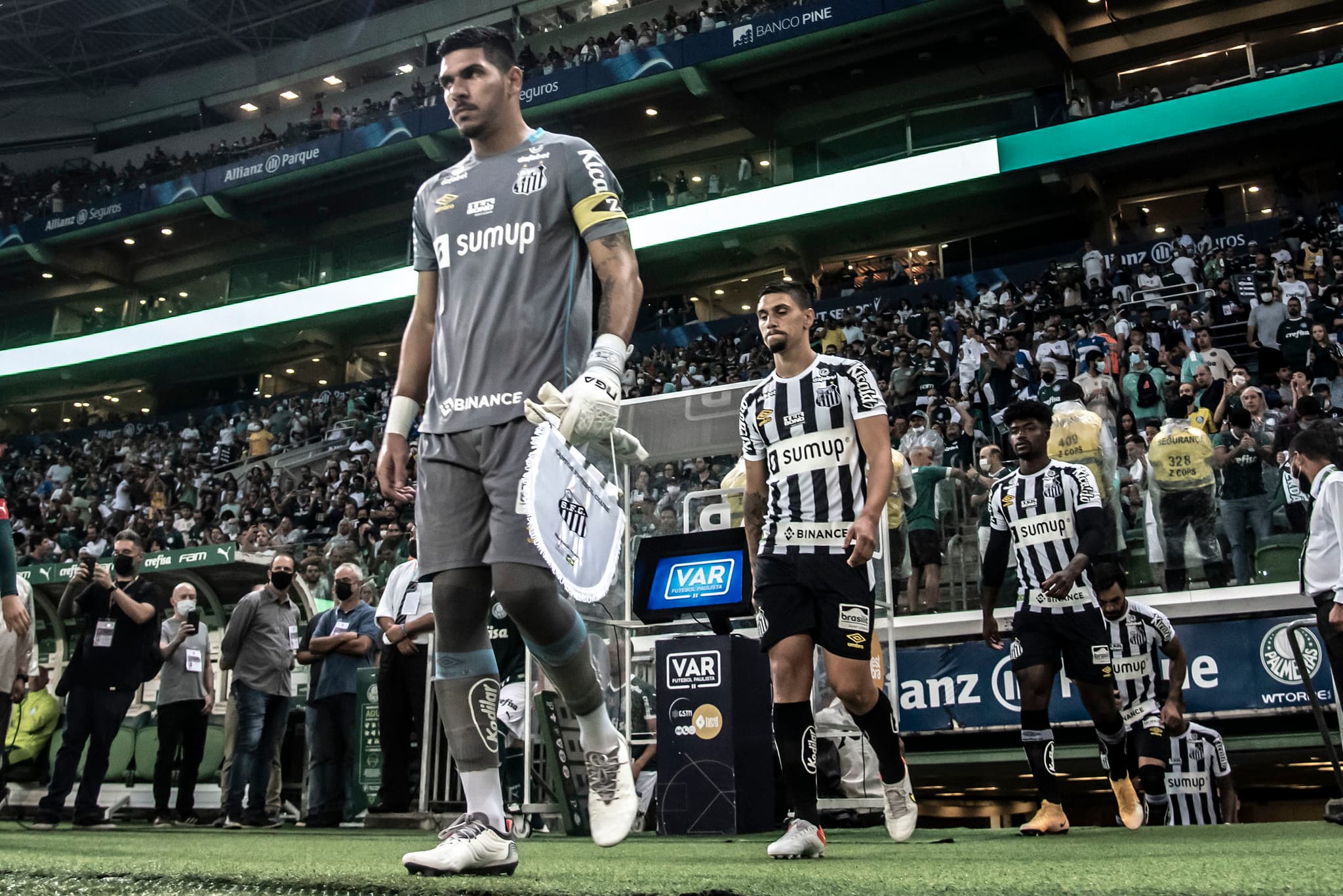 Santos está novamente ameaçado de rebaixamento no estadual -
