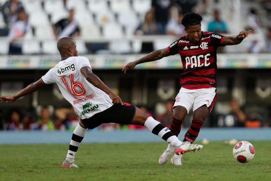 Pelo jogo de ida da semifinal do Carioca, o Vasco recebe o Flamengo no Maracanã -