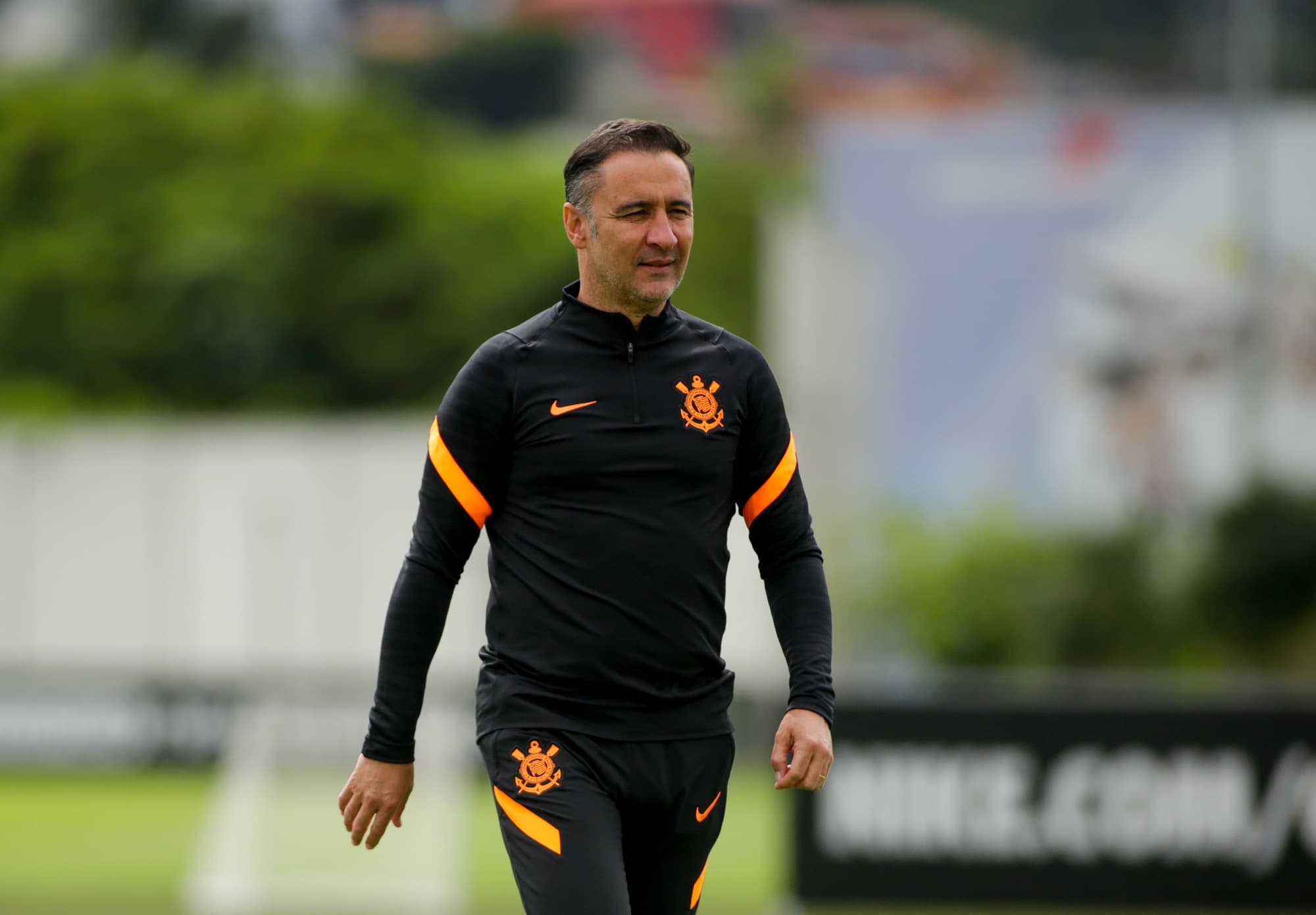 Vítor Pereira tem início de trabalho conturbado no Corinthians -