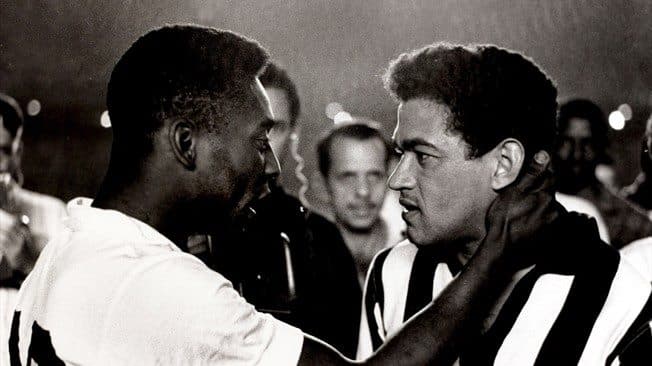 Pelé e Garrincha, as estrelas do clássico da década de 60