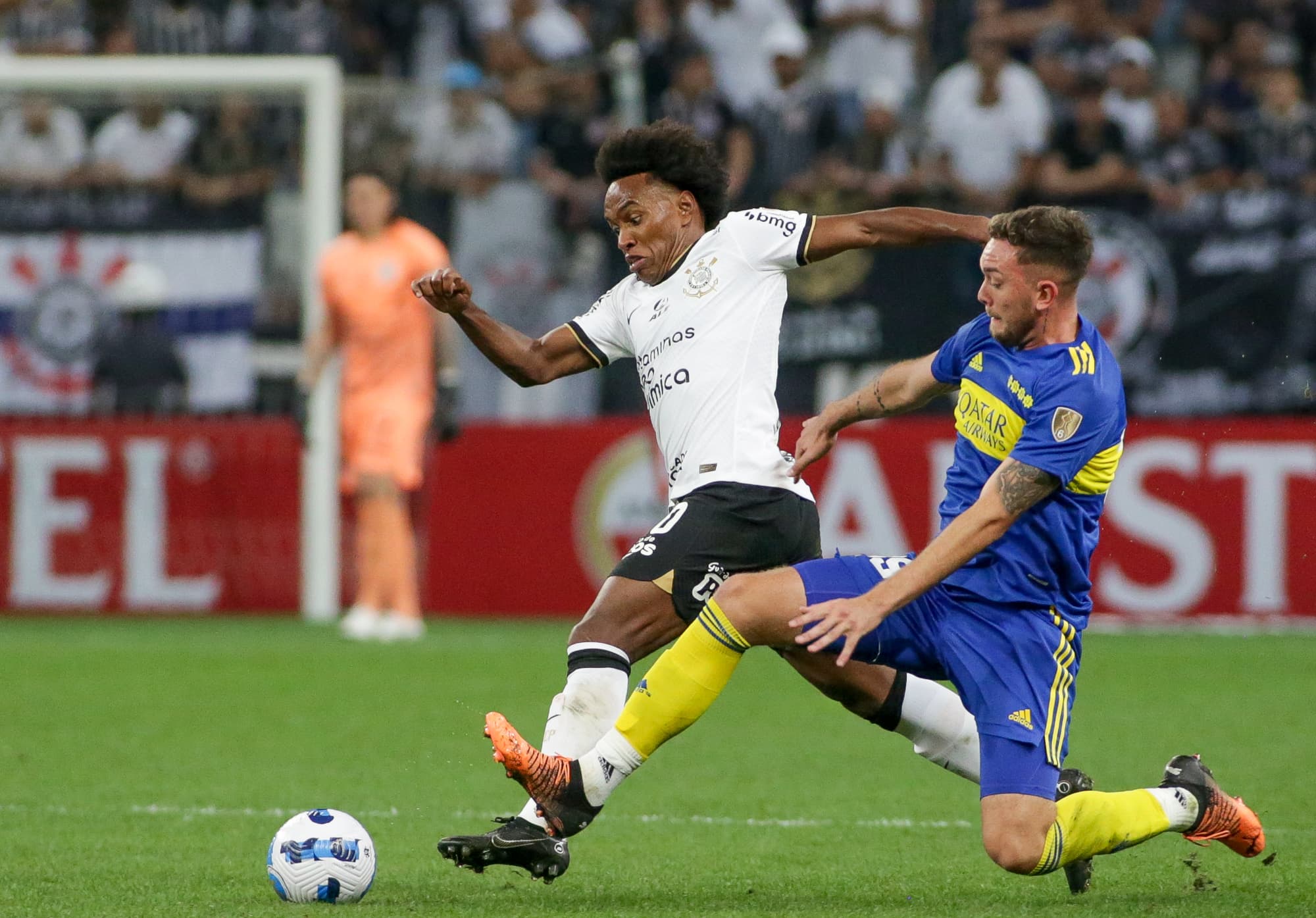 Corinthians pediu formalmente que Conmebol punisse Boca por atos racistas -