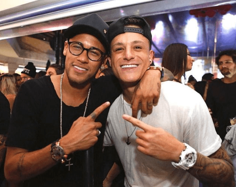 Neymar e Lucas Crispim são amigos desde as categorias de base do Santos