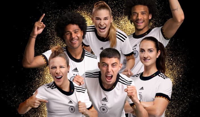 Jogadores da seleção alemã masculina com o mesmo uniforme da feminina