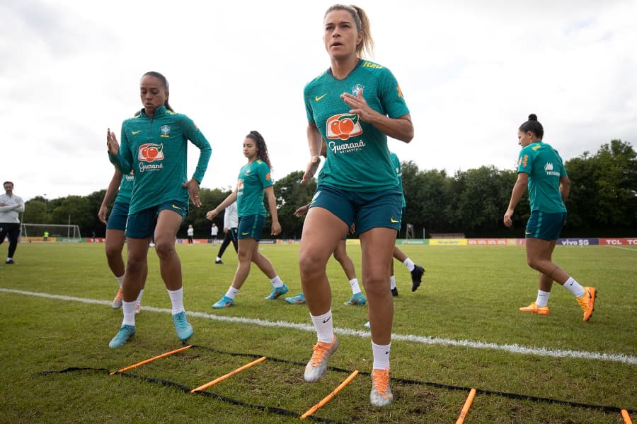 Seleção já treina em Copenhage para o confronto -