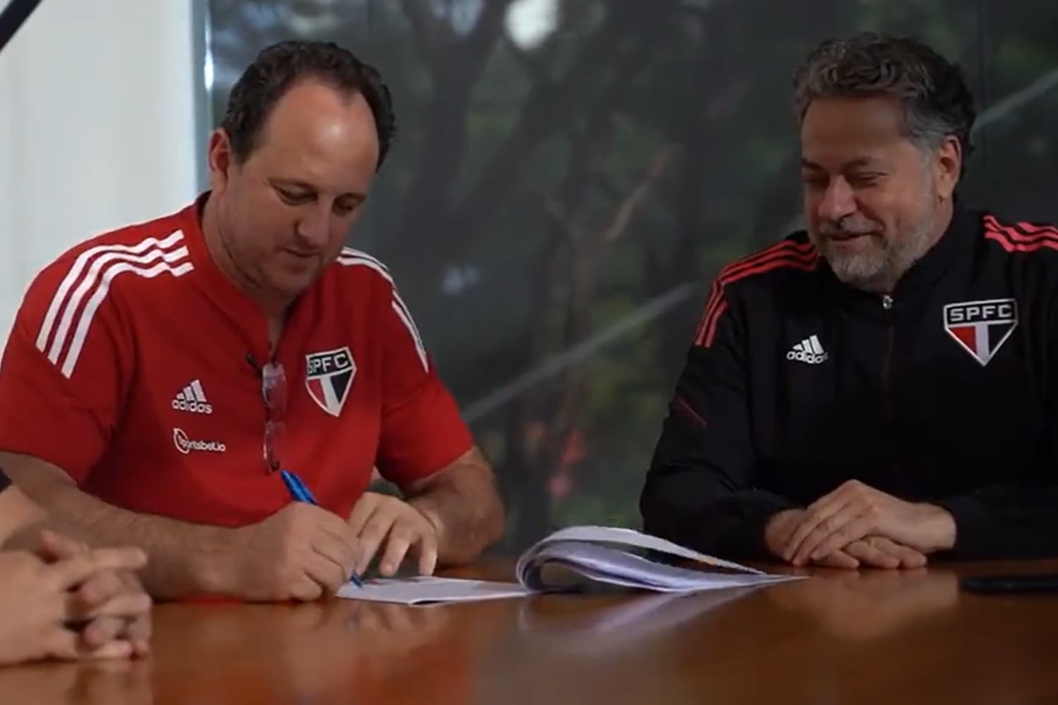 Ceni prolongou vínculo com o São Paulo -