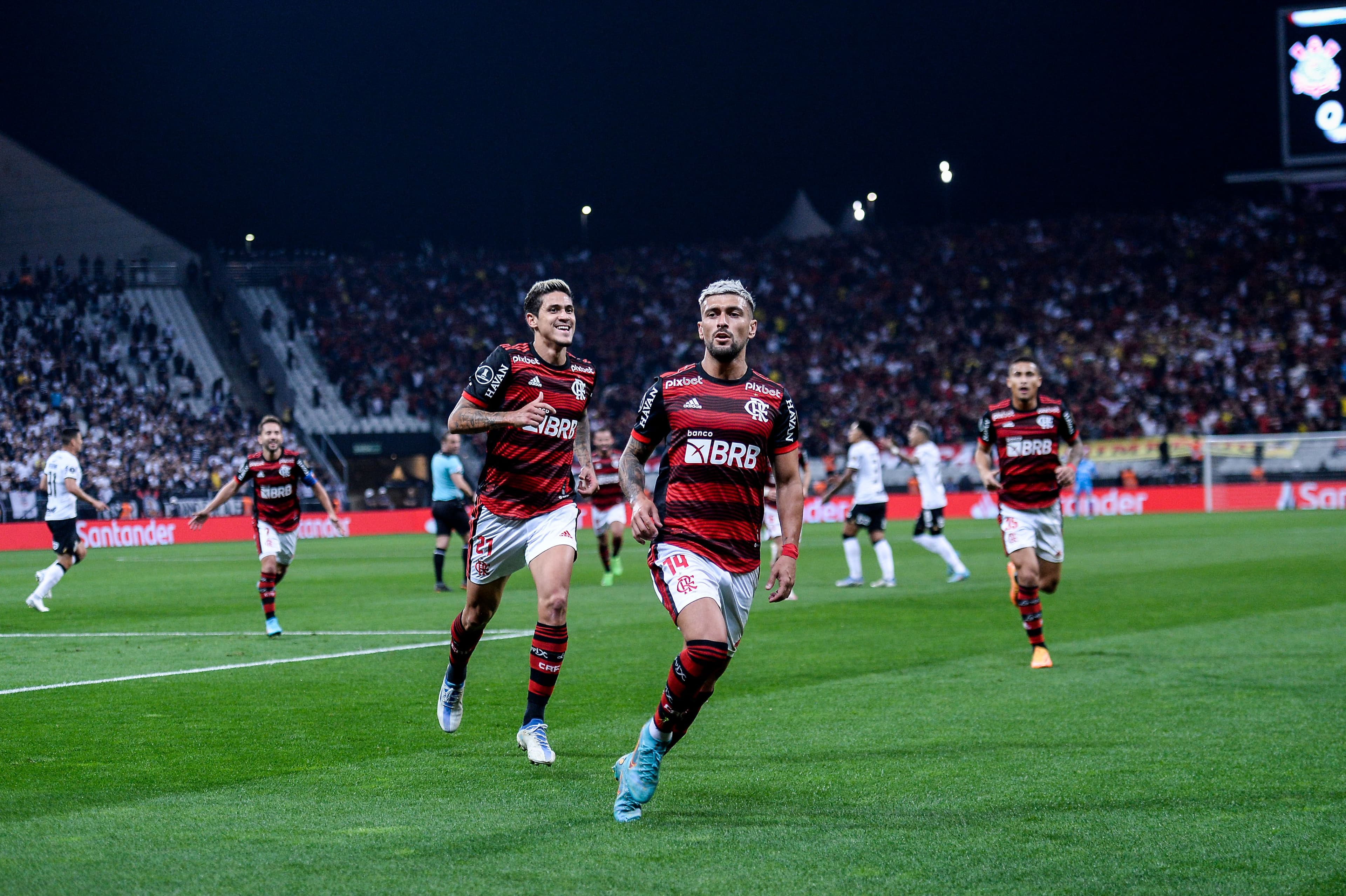 Gol de Arrascaeta foi motivo de discussão -