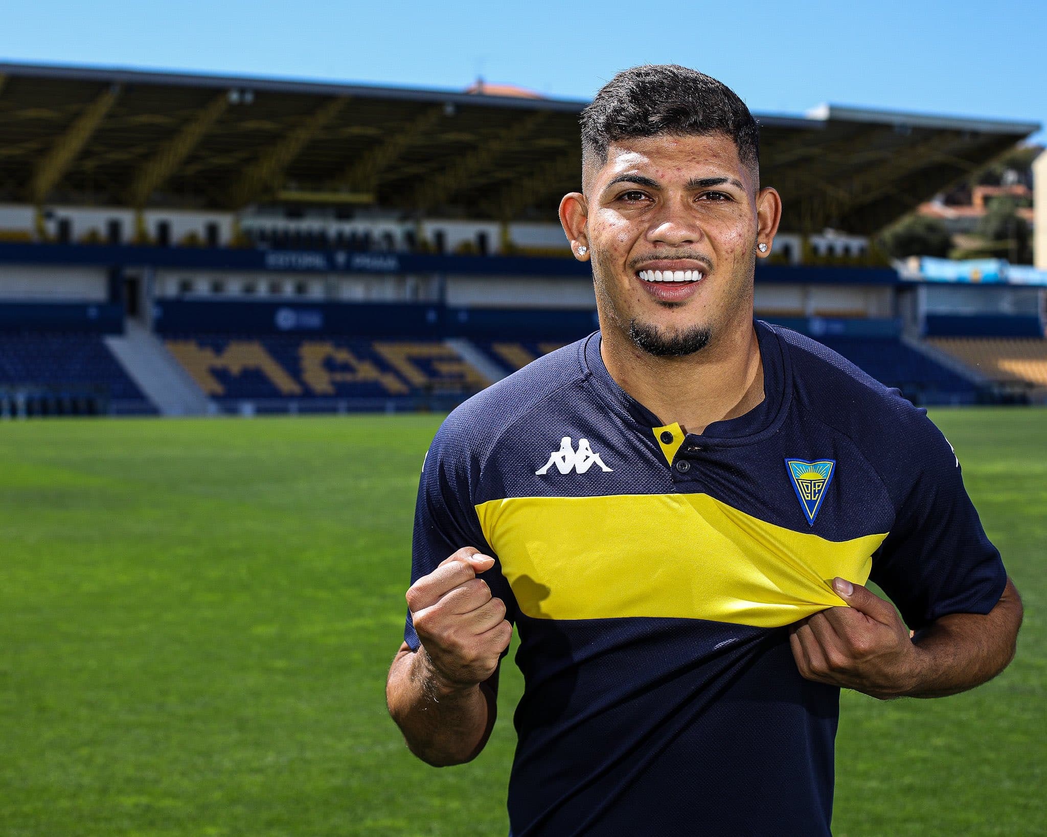 El Toro é o novo reforço do Estoril Praia, de Portugal