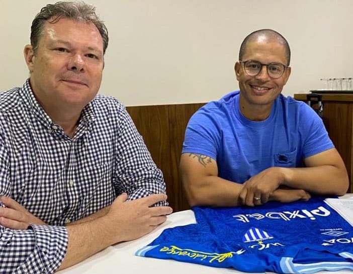 Alex é o novo treinador do Avaí -