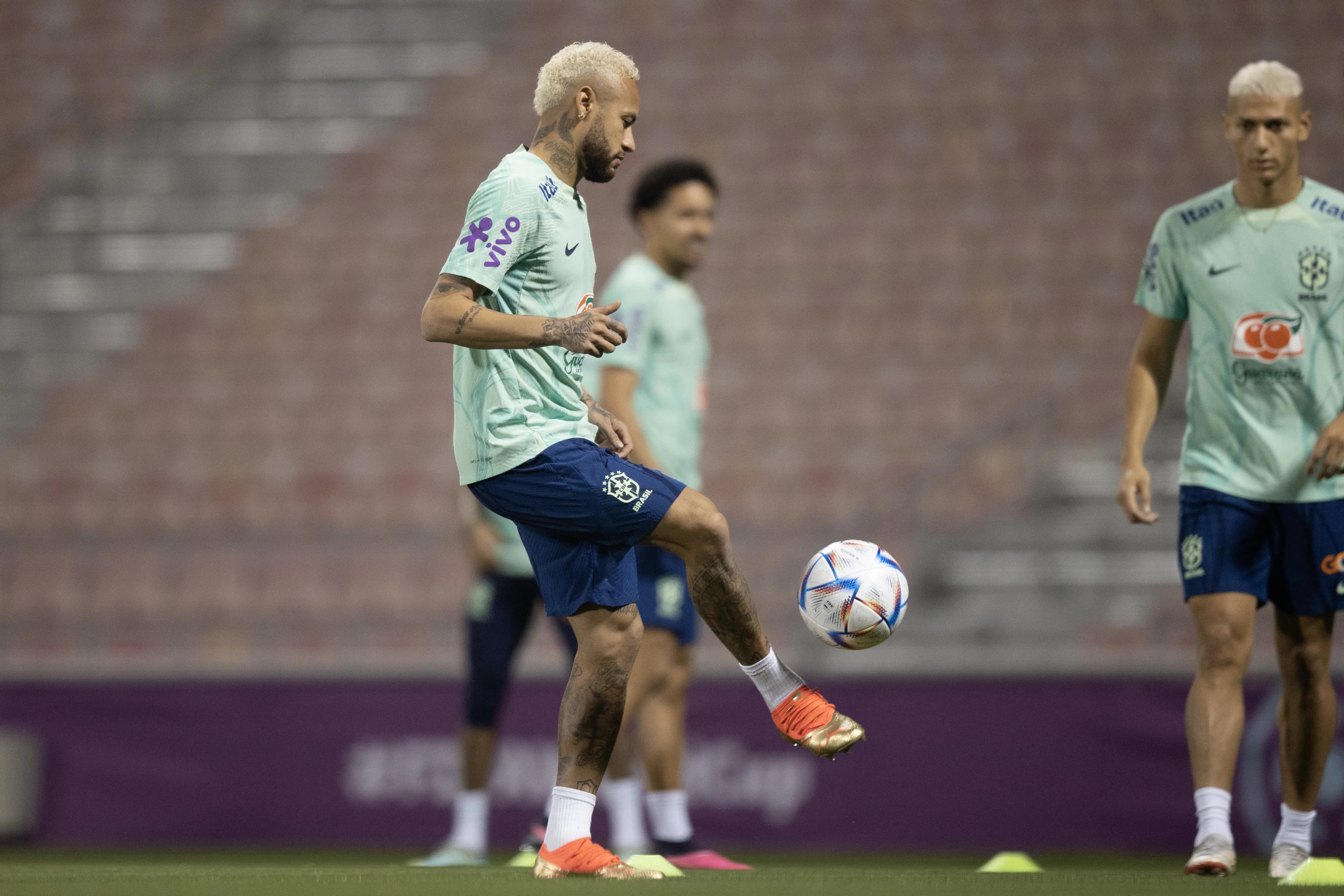 Neymar treina normalmente e Brasil terá força máxima contra Croácia -
