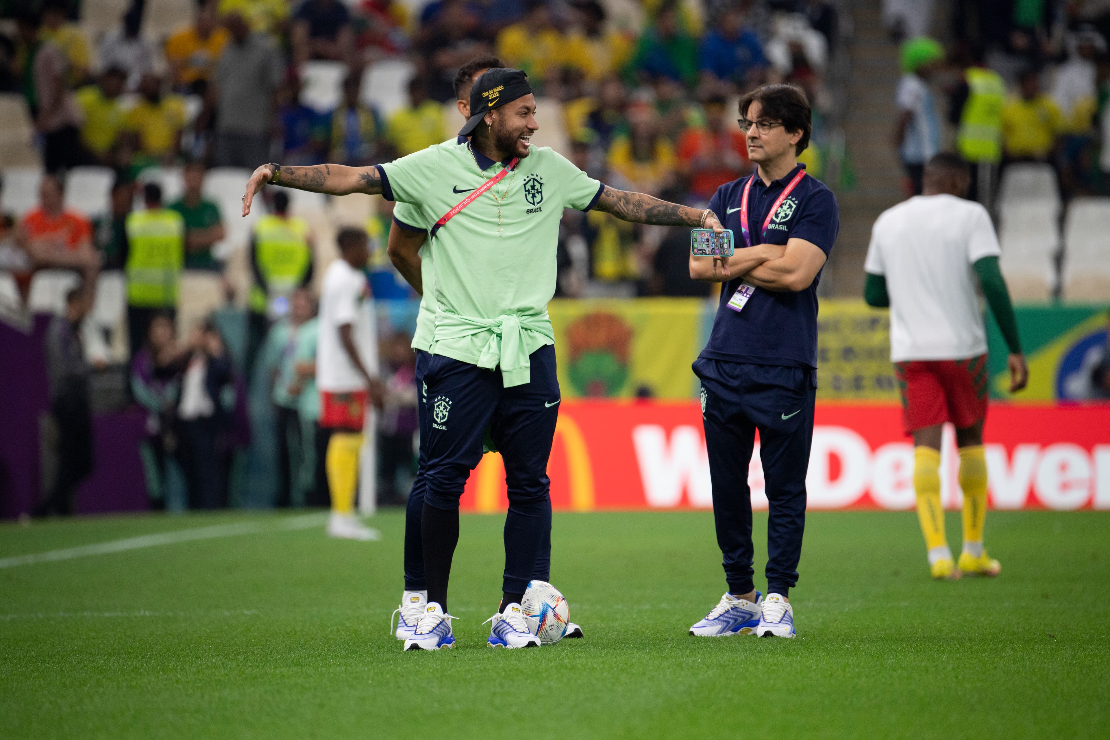 Neymar foi ao Lusail apoiar os companheiros contra Camarões