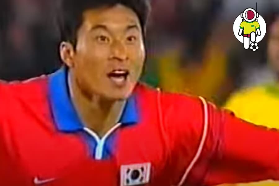 Do-hoon Kim comemora o gol contra o Brasil em 1999
