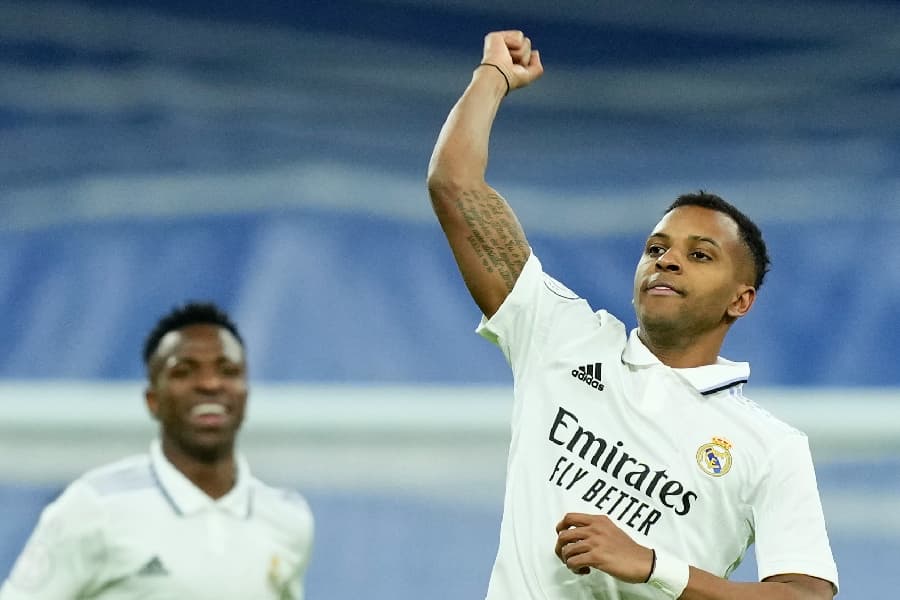 Rodrygo comemora golaço pelo Real Madrid diante do Atlético