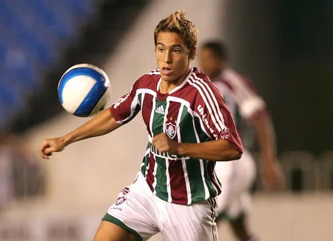 O atacante Lenny nos tempos de Fluminense -