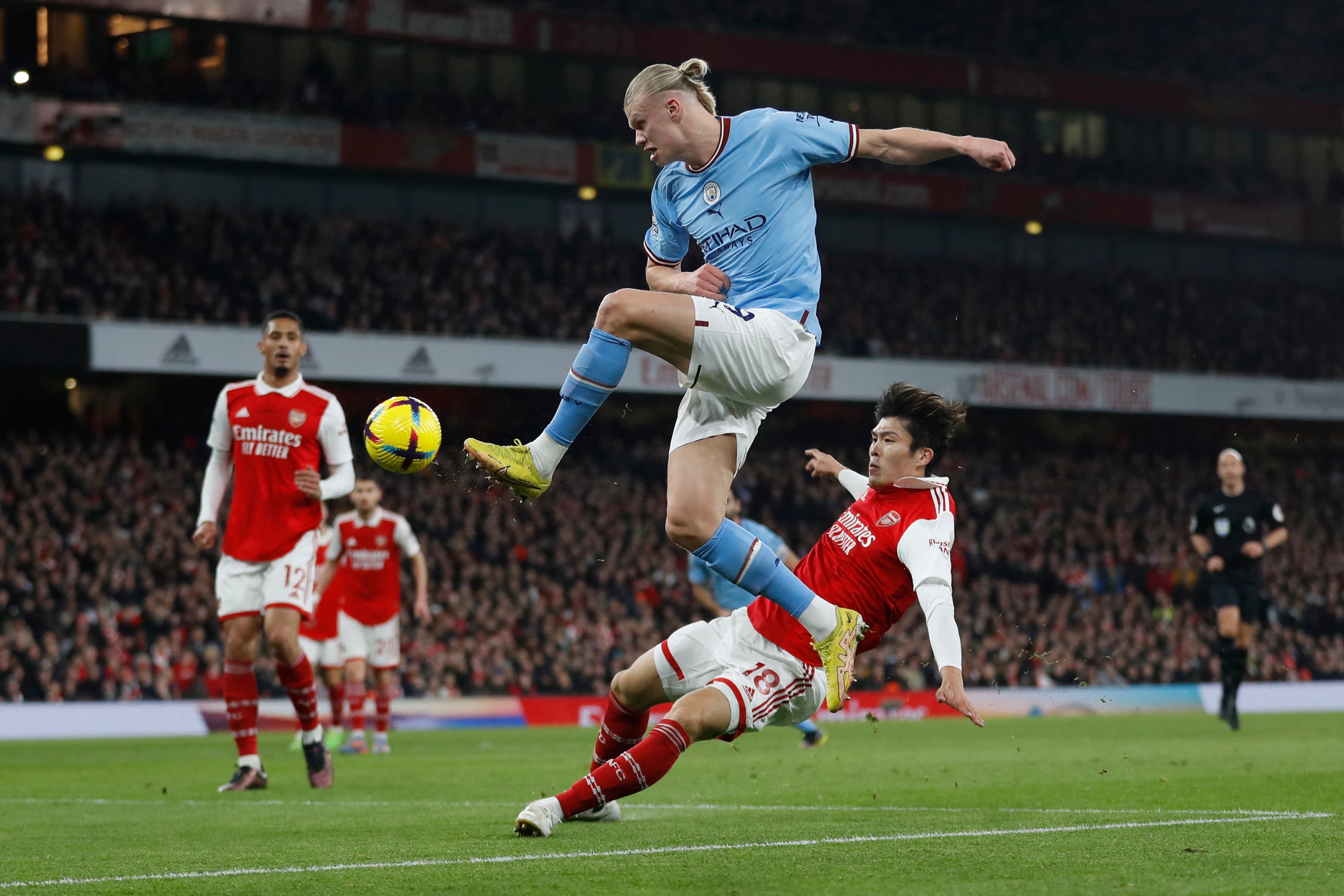Arsenal x Manchester City: as vezes em que o título escapou
